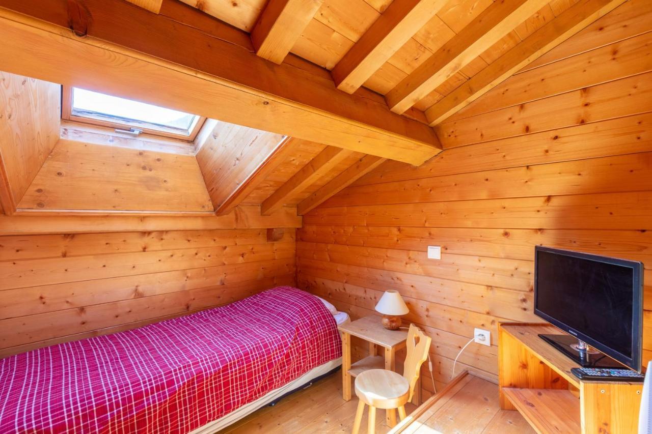 Quiet Apartment Near The Slopes ラ・クリュサ エクステリア 写真